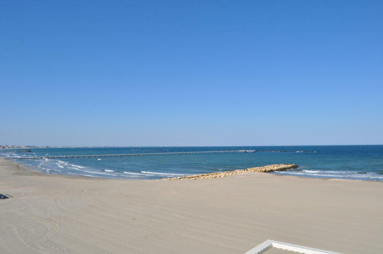 Hotel Golden Palace Mamaia Εξωτερικό φωτογραφία